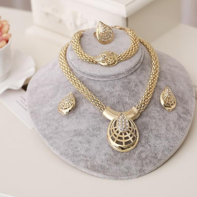 Conjunto de Colar Brincos Pulseira e Anel Cristal Africano