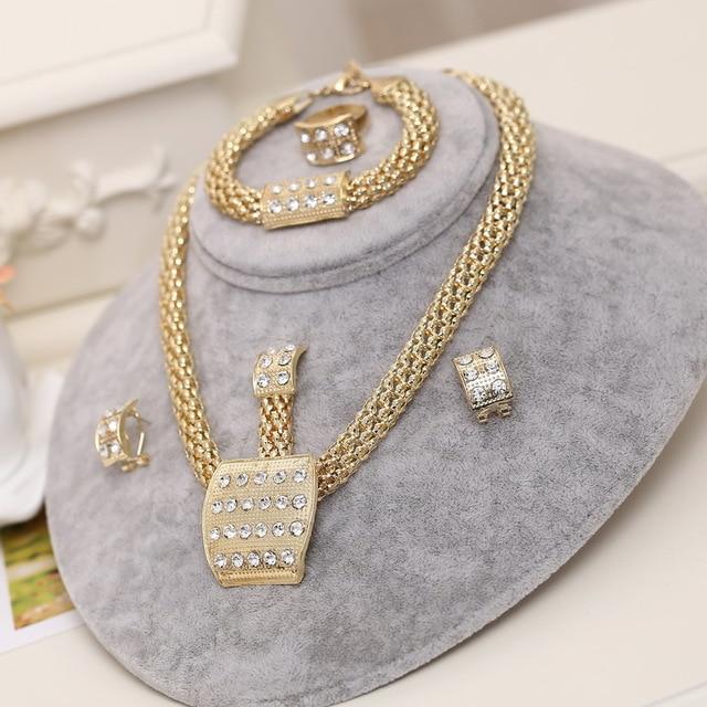 Conjunto de Colar Brincos Pulseira e Anel Cristal Africano