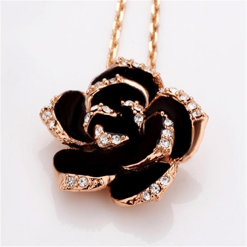 Conjunto de Colar Brincos e Anel Essence