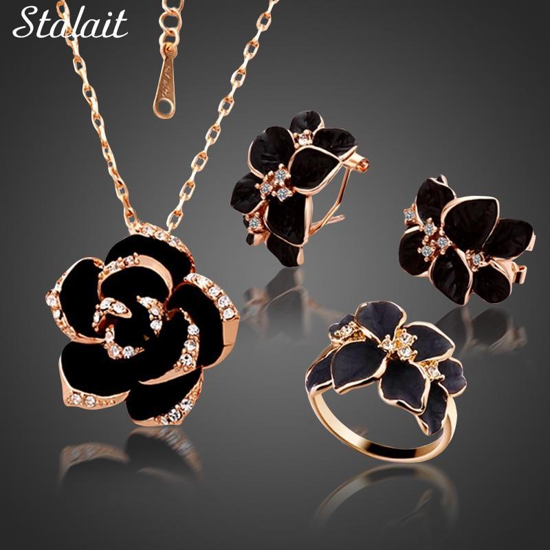 Conjunto de Colar Brincos e Anel Essence